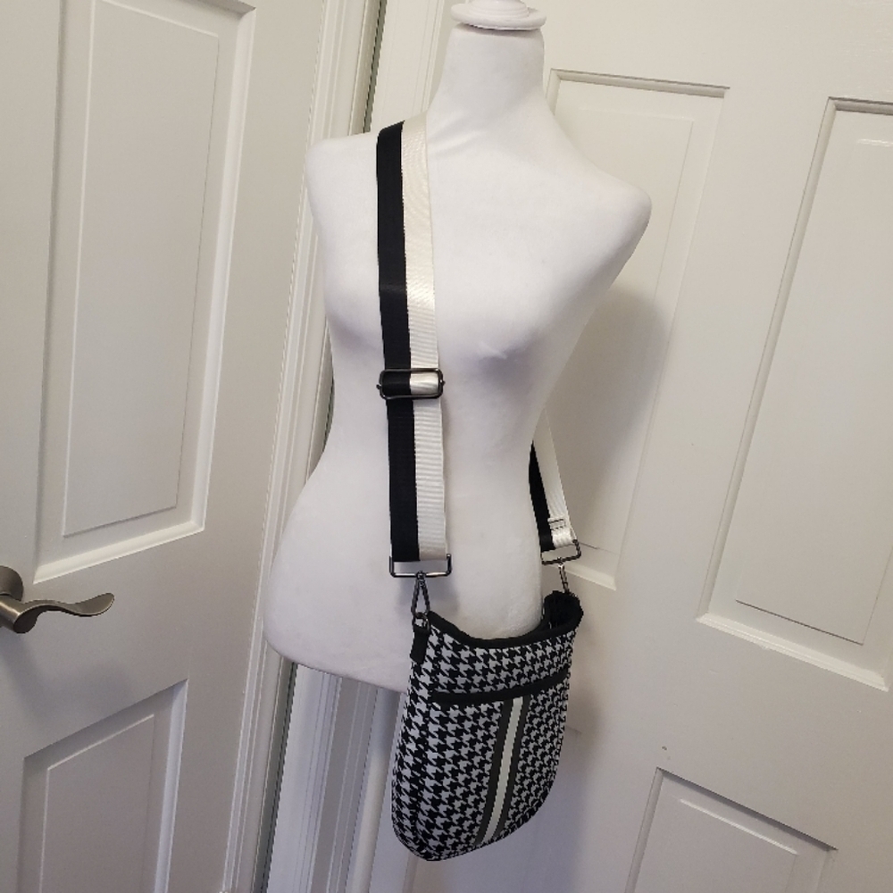 NWT HAUTE SHORE Houndstooth JERI Crossbody Bag with 2 STRAPS - Picture 6 of 16